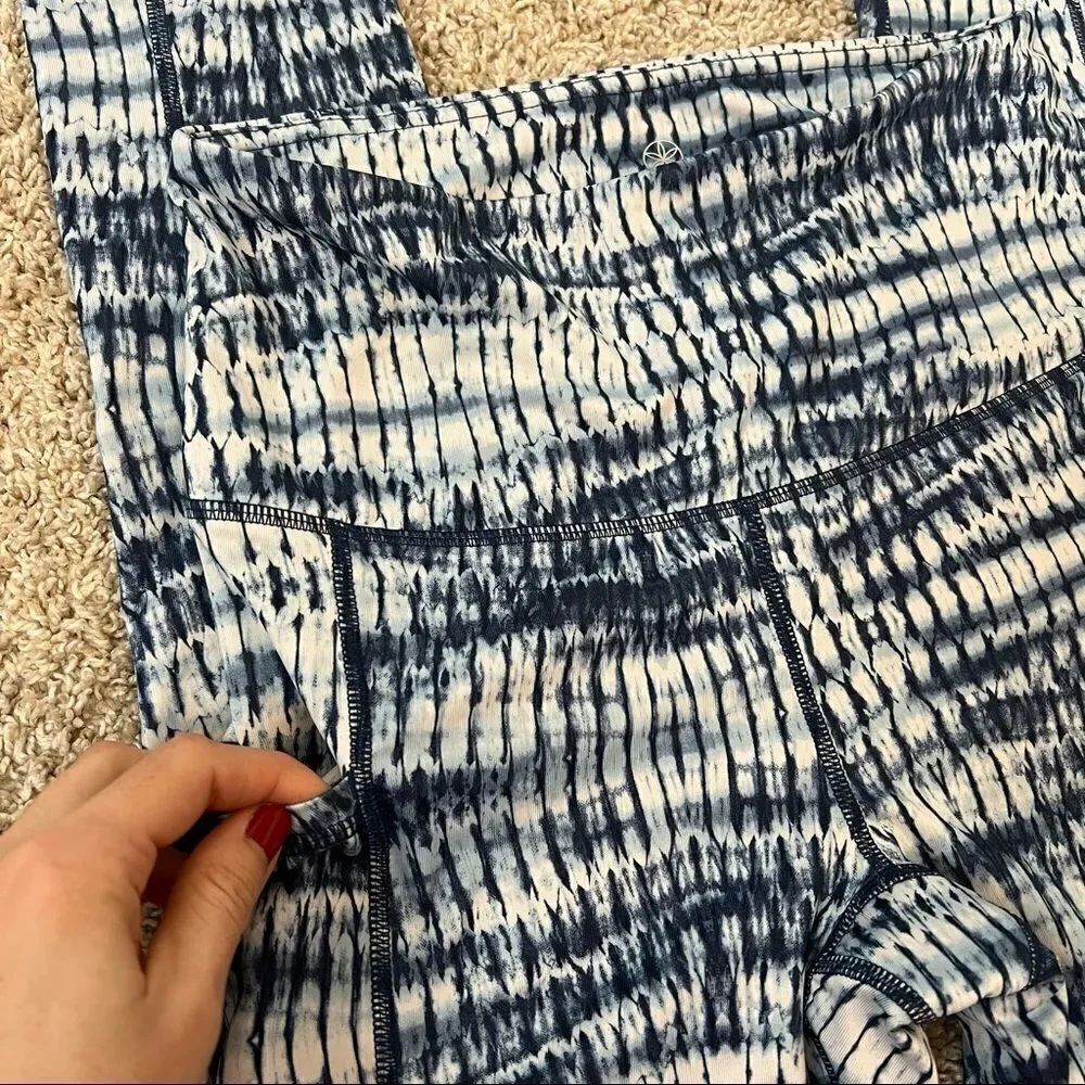 Gaiam Tie Dye Cropped Leggings With Side Pockets Size S - Picture 5 of 6